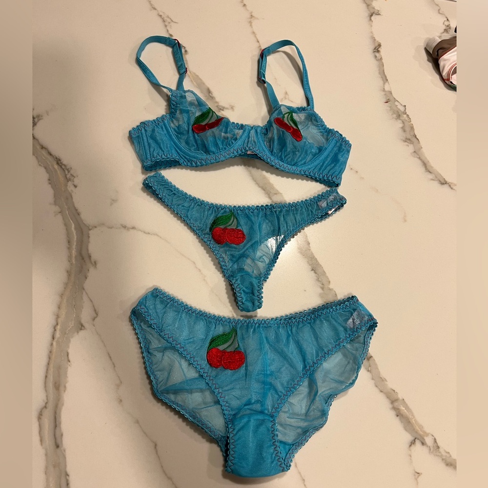 Agent Provocateur Bra & Panty Set Cherries 32A S 3 pc Luxury